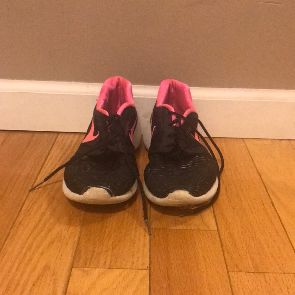 Nike girls sneakers